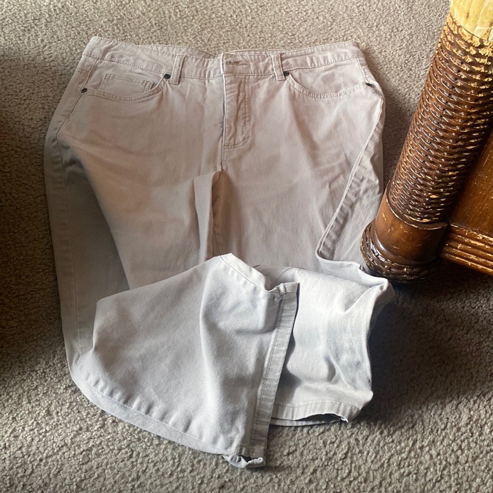 Cropped khaki-like pants